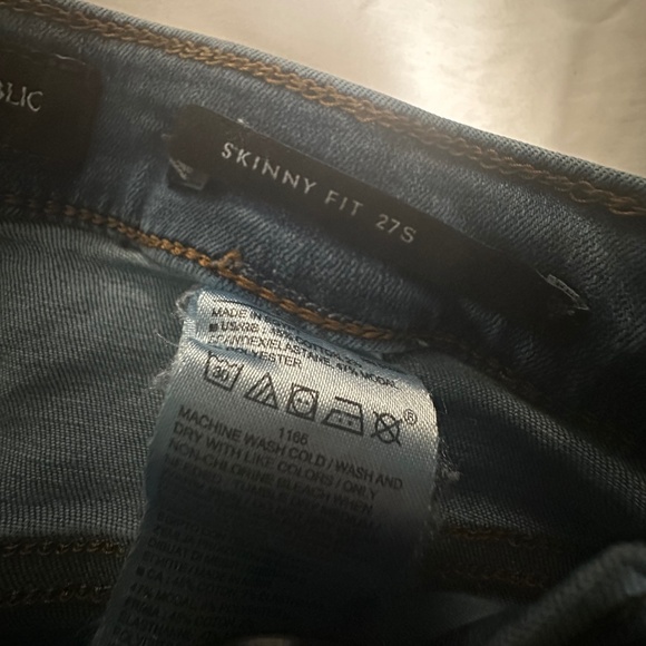 Banana Republic Skinny Fit Jeans in Sz 27S - Picture 3 of 5